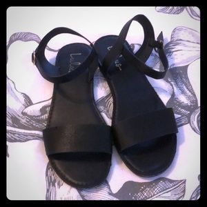 Lulus flat sandals